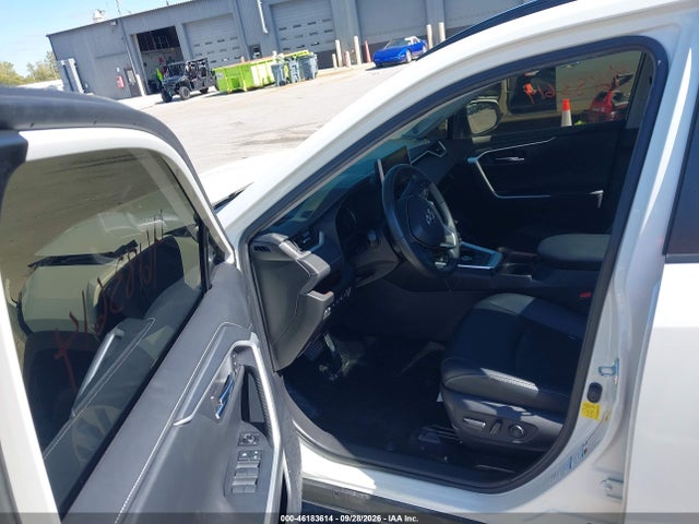 Продажа на аукционе авто 2021 Toyota Rav4 Limited, vin: JTMN1RFV0MD082773, номер лота: 46183614