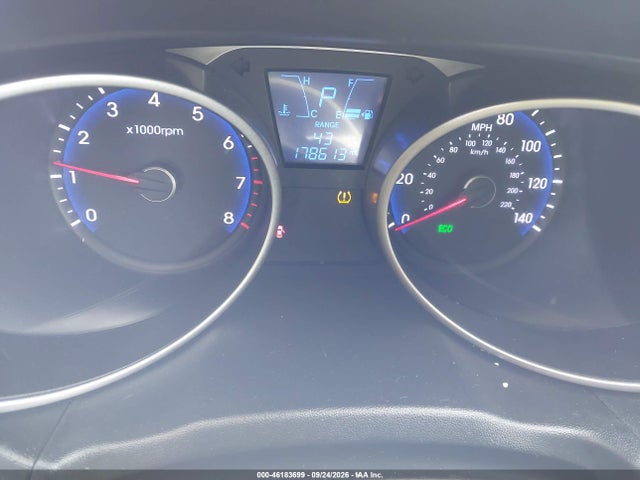 2014 Hyundai Tucson Se მანქანა იყიდება აუქციონზე, vin: KM8JUCAGXEU812102, აუქციონის ნომერი: 46183699