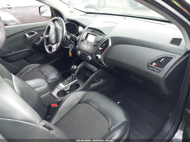 2014 Hyundai Tucson Se მანქანა იყიდება აუქციონზე, vin: KM8JUCAGXEU812102, აუქციონის ნომერი: 46183699