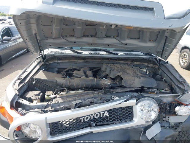 JTEBU4BF0EK188273 Toyota FJ Cruiser
