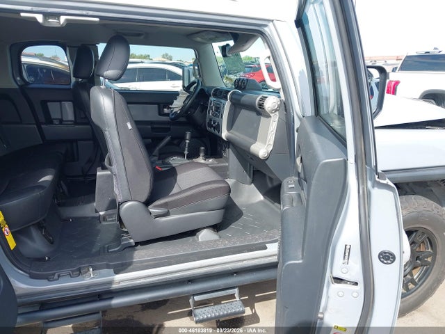 JTEBU4BF0EK188273 Toyota FJ Cruiser
