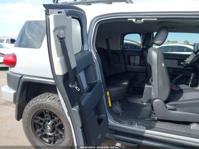 JTEBU4BF0EK188273 Toyota FJ Cruiser