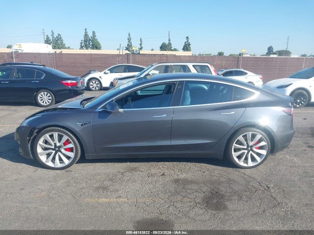 46183822 :رقم المزاد ، 5YJ3E1EB7JF171118 vin ، 2018 Tesla Model 3 Long Range/performance مزاد بيع