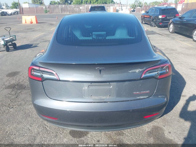 46183822 :رقم المزاد ، 5YJ3E1EB7JF171118 vin ، 2018 Tesla Model 3 Long Range/performance مزاد بيع
