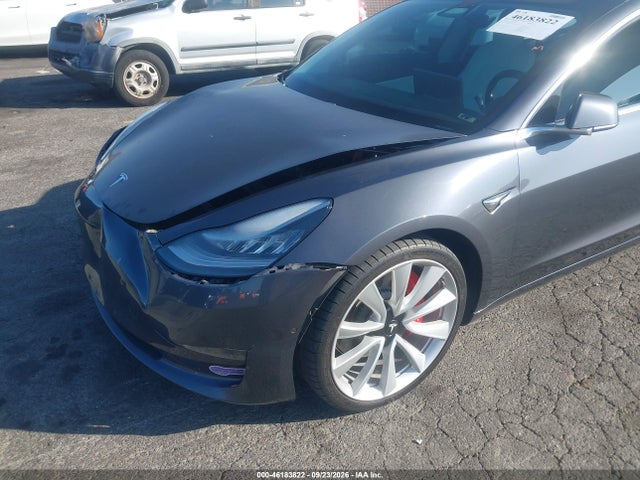 46183822 :رقم المزاد ، 5YJ3E1EB7JF171118 vin ، 2018 Tesla Model 3 Long Range/performance مزاد بيع