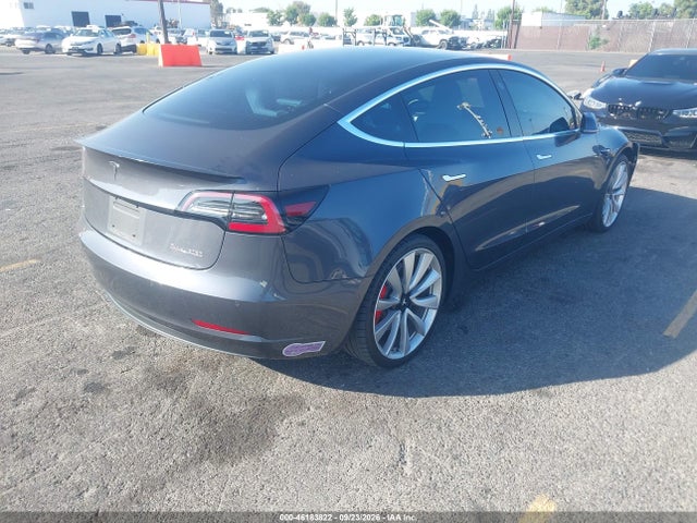 46183822 :رقم المزاد ، 5YJ3E1EB7JF171118 vin ، 2018 Tesla Model 3 Long Range/performance مزاد بيع