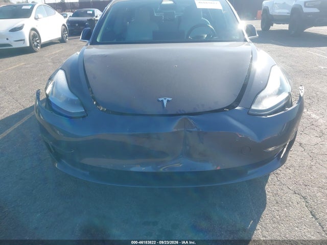 46183822 :رقم المزاد ، 5YJ3E1EB7JF171118 vin ، 2018 Tesla Model 3 Long Range/performance مزاد بيع