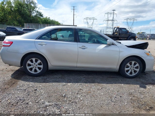 46183880 :رقم المزاد ، 4T4BF3EK6BR219156 vin ، 2011 Toyota Camry Le مزاد بيع
