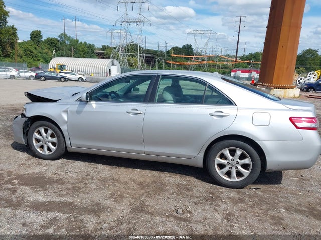 46183880 :رقم المزاد ، 4T4BF3EK6BR219156 vin ، 2011 Toyota Camry Le مزاد بيع