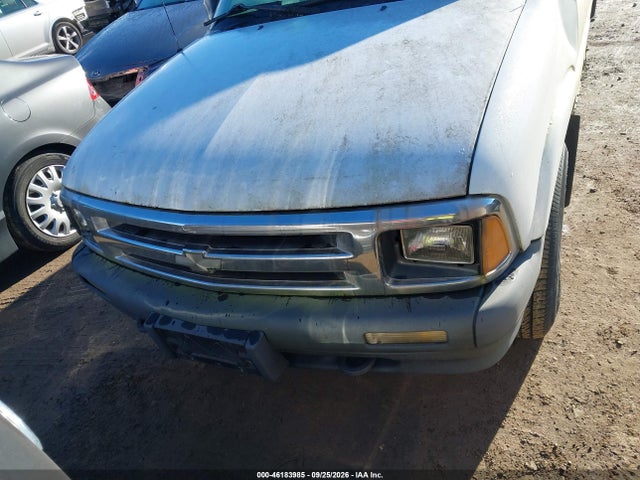 46183985 :رقم المزاد ، 1GNDT13W0T2284342 vin ، 1996 Chevrolet Blazer مزاد بيع