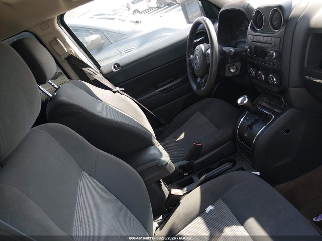 46184031 :رقم المزاد ، 1C4NJPBB0GD810211 vin ، 2016 Jeep Patriot Sport مزاد بيع