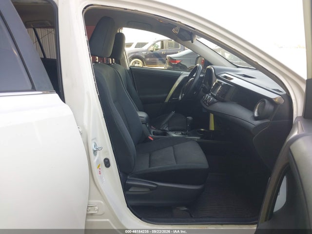 Toyota RAV4 LE 2017 JTMZFREV7HJ148814 Image 5
