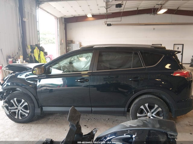 46184403 :رقم المزاد ، 2T3ZFREV6HW374246 vin ، 2017 Toyota Rav4 Le مزاد بيع