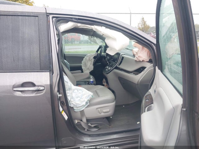 Продажа на аукционе авто 2018 Toyota Sienna Xle Premium 7 Passenger, vin: 5TDDZ3DC7JS208789, номер лота: 46184484