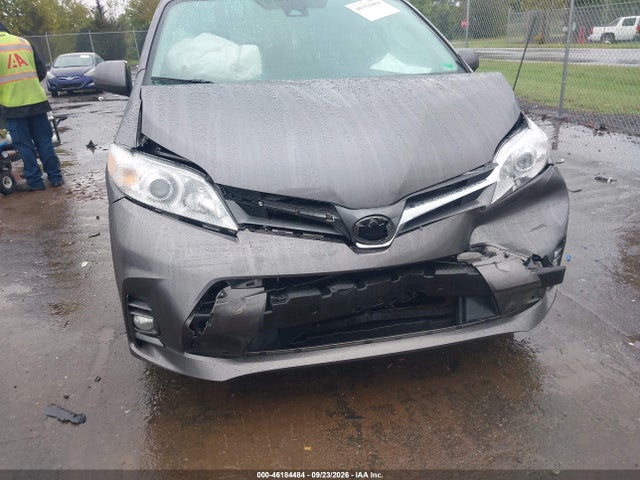 Продажа на аукционе авто 2018 Toyota Sienna Xle Premium 7 Passenger, vin: 5TDDZ3DC7JS208789, номер лота: 46184484