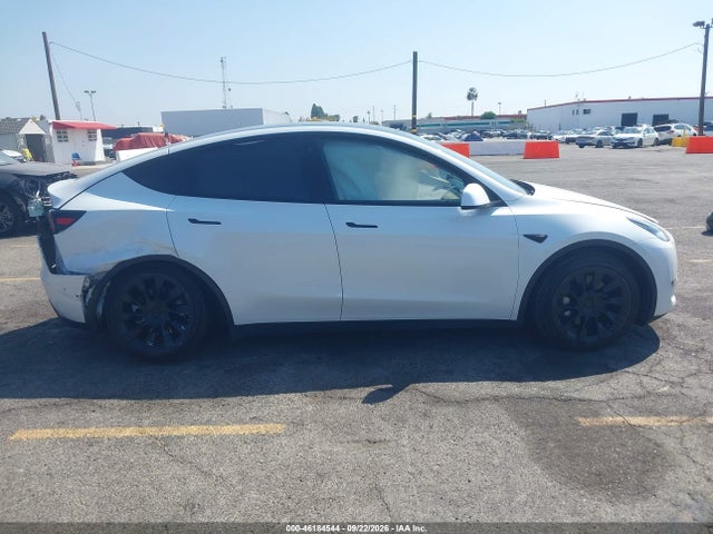 Продаж на аукціоні авто 2022 Tesla Model Y Long Range, vin: 7SAYGAEE5NF556924, номер лоту: 46184544