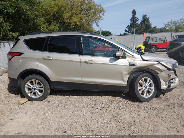 46184563 :رقم المزاد ، 1FMCU0GD0JUA49909 vin ، 2018 Ford Escape Se مزاد بيع