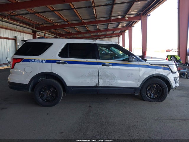 Ford Police Interceptor Utility 2018 1FM5K8AR3JGB68070 Image 14