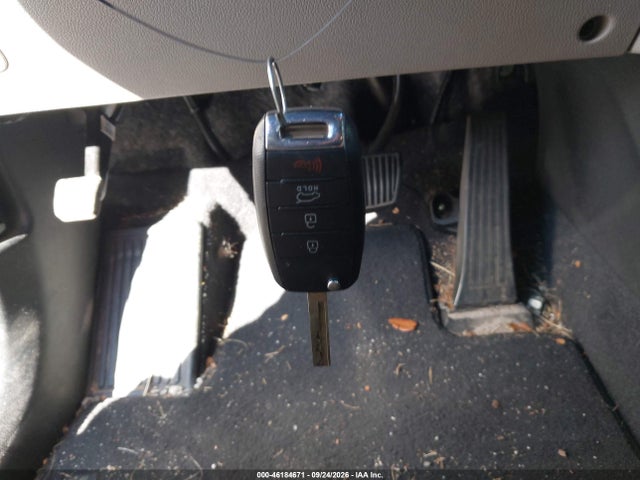 46184671 :رقم المزاد ، 5XYPG4A36HG261374 vin ، 2017 Kia Sorento 2.4l Lx مزاد بيع