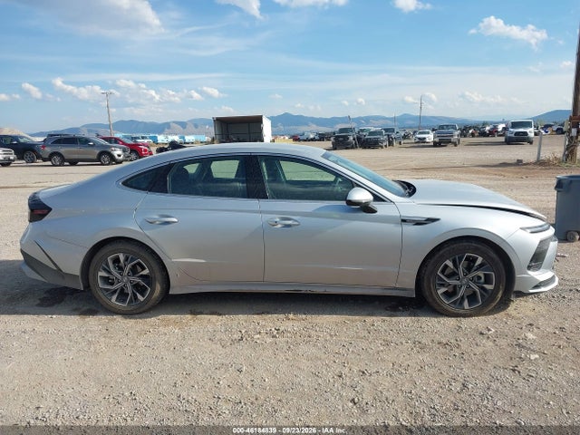 2025 Hyundai Sonata Sel მანქანა იყიდება აუქციონზე, vin: KMHL64JA3SA489500, აუქციონის ნომერი: 46184839