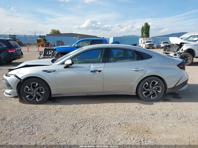 2025 Hyundai Sonata Sel მანქანა იყიდება აუქციონზე, vin: KMHL64JA3SA489500, აუქციონის ნომერი: 46184839