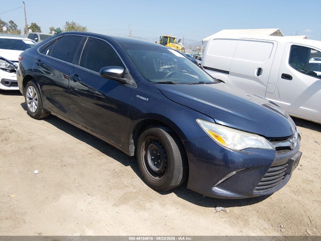 2016 Toyota Camry Hybrid Le მანქანა იყიდება აუქციონზე, vin: 4T1BD1FK7GU179115, აუქციონის ნომერი: 46184916