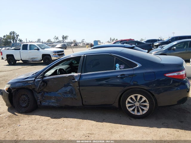 2016 Toyota Camry Hybrid Le მანქანა იყიდება აუქციონზე, vin: 4T1BD1FK7GU179115, აუქციონის ნომერი: 46184916