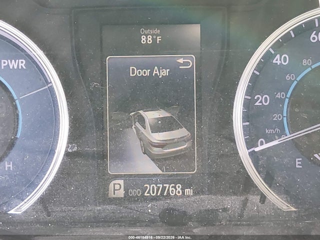 2016 Toyota Camry Hybrid Le მანქანა იყიდება აუქციონზე, vin: 4T1BD1FK7GU179115, აუქციონის ნომერი: 46184916