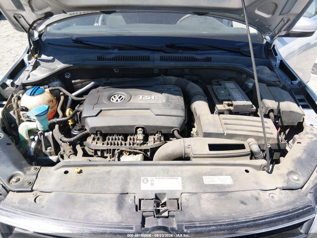 46184956 :رقم المزاد ، 3VWD17AJ4FM314011 vin ، 2015 Volkswagen Jetta 1.8t Se مزاد بيع