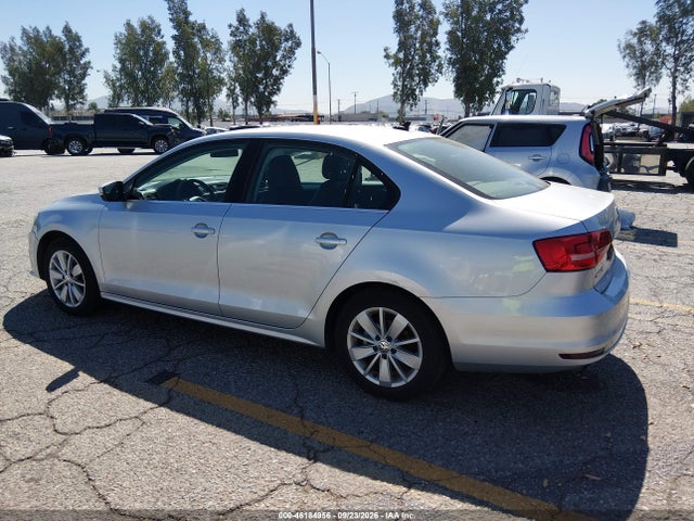 46184956 :رقم المزاد ، 3VWD17AJ4FM314011 vin ، 2015 Volkswagen Jetta 1.8t Se مزاد بيع