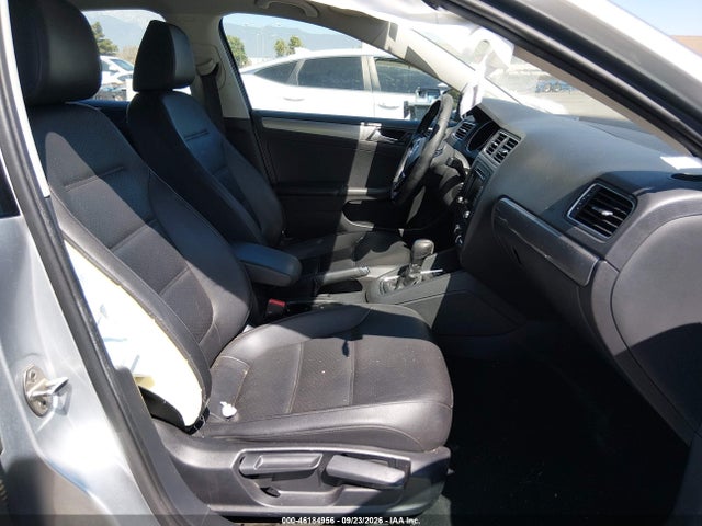 46184956 :رقم المزاد ، 3VWD17AJ4FM314011 vin ، 2015 Volkswagen Jetta 1.8t Se مزاد بيع