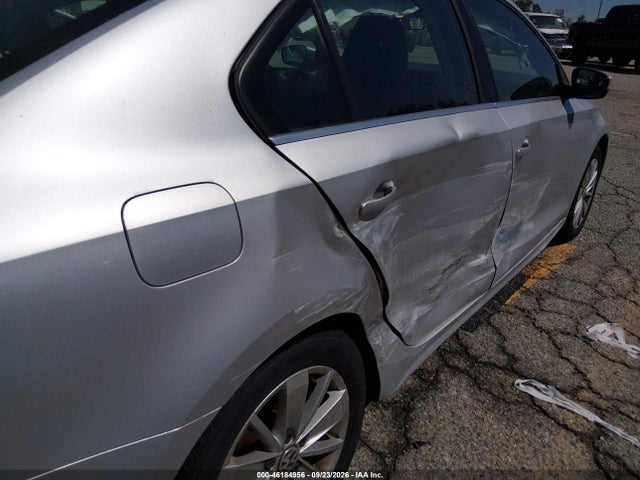 46184956 :رقم المزاد ، 3VWD17AJ4FM314011 vin ، 2015 Volkswagen Jetta 1.8t Se مزاد بيع