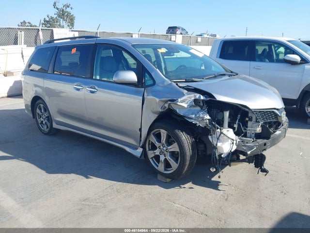 46184964 :رقم المزاد ، 5TDXZ3DC3JS925137 vin ، 2018 Toyota Sienna Se 8 Passenger مزاد بيع