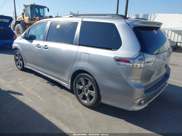 46184964 :رقم المزاد ، 5TDXZ3DC3JS925137 vin ، 2018 Toyota Sienna Se 8 Passenger مزاد بيع