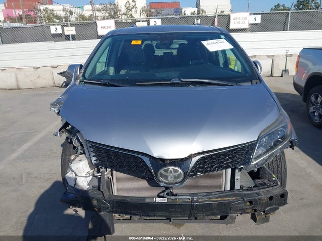 46184964 :رقم المزاد ، 5TDXZ3DC3JS925137 vin ، 2018 Toyota Sienna Se 8 Passenger مزاد بيع