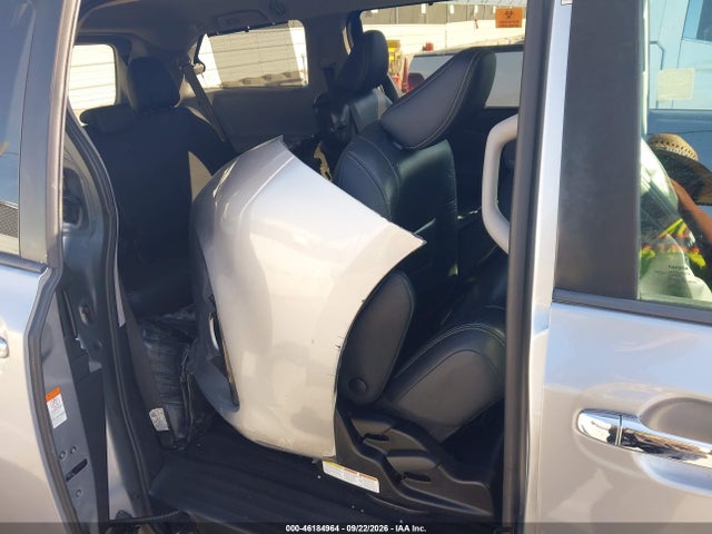46184964 :رقم المزاد ، 5TDXZ3DC3JS925137 vin ، 2018 Toyota Sienna Se 8 Passenger مزاد بيع