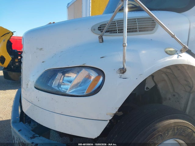 2015 Freightliner M2 106 Medium Duty მანქანა იყიდება აუქციონზე, vin: 1FVHCYCY0FHGJ9399, აუქციონის ნომერი: 46185034