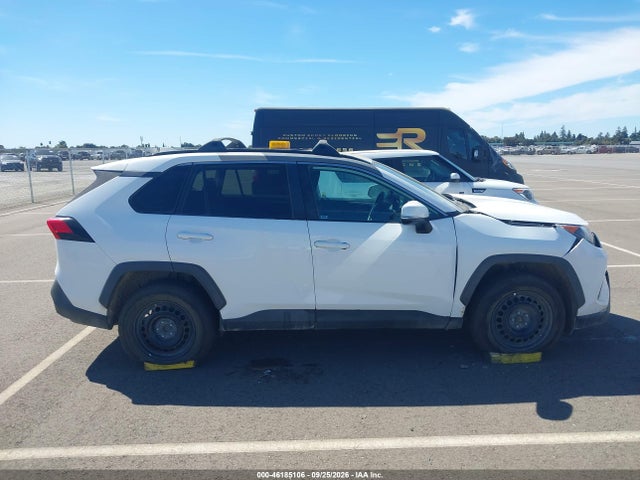 Toyota RAV4 LE 2021 2T3K1RFVXMW104185 Image 13