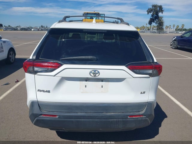 Toyota RAV4 LE 2021 2T3K1RFVXMW104185 Image 16