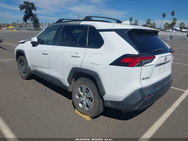 Toyota RAV4 LE 2021 2T3K1RFVXMW104185 Image 3