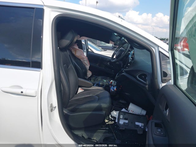 46185204 :رقم المزاد ، 2C4RC1BG1VR572481 vin ، 2027 Chrysler Pacifica مزاد بيع