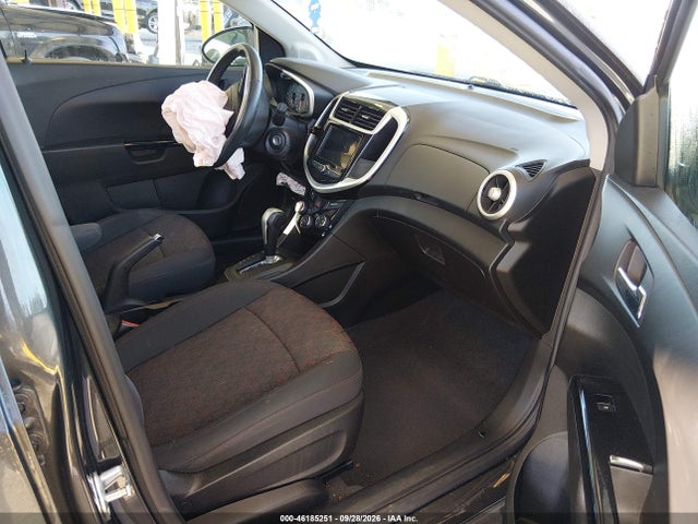 Chevrolet Sonic Lt Auto 2018 1G1JD6SG6J4107899 Image 5