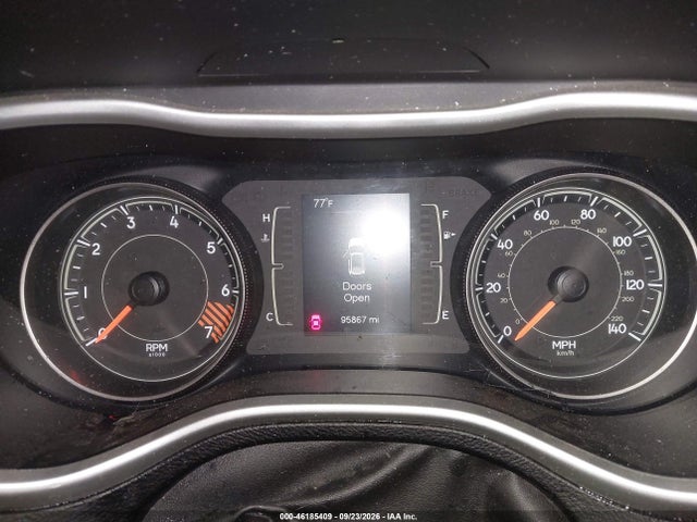 2015 Jeep Cherokee Latitude მანქანა იყიდება აუქციონზე, vin: 1C4PJLCB9FW539605, აუქციონის ნომერი: 46185409