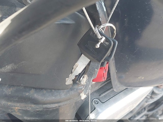46185434 :رقم المزاد ، JH2RC0715CM000593 vin ، 1982 Honda Vf750 C مزاد بيع