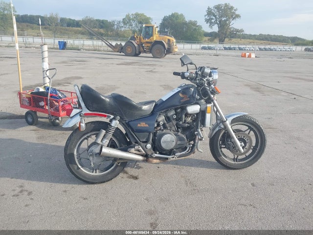 46185434 :رقم المزاد ، JH2RC0715CM000593 vin ، 1982 Honda Vf750 C مزاد بيع