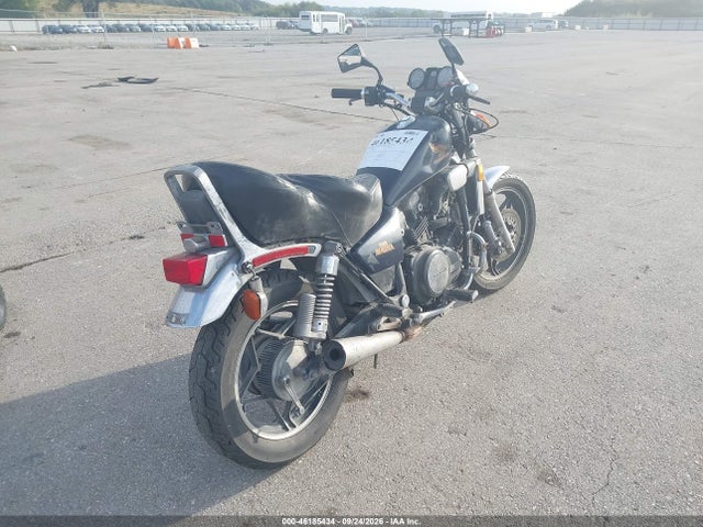 46185434 :رقم المزاد ، JH2RC0715CM000593 vin ، 1982 Honda Vf750 C مزاد بيع