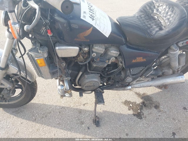 46185434 :رقم المزاد ، JH2RC0715CM000593 vin ، 1982 Honda Vf750 C مزاد بيع