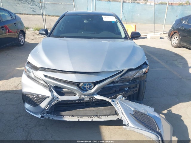 2021 Toyota Camry Hybrid Xse მანქანა იყიდება აუქციონზე, vin: 4T1K31AK2MU028611, აუქციონის ნომერი: 46185543