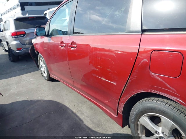 2018 Toyota Sienna Le 8 Passenger მანქანა იყიდება აუქციონზე, vin: 5TDKZ3DC3JS909014, აუქციონის ნომერი: 46185587
