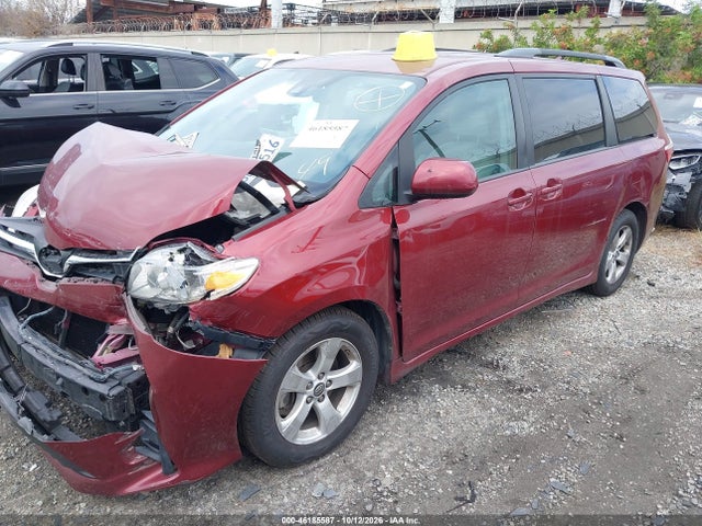 2018 Toyota Sienna Le 8 Passenger მანქანა იყიდება აუქციონზე, vin: 5TDKZ3DC3JS909014, აუქციონის ნომერი: 46185587